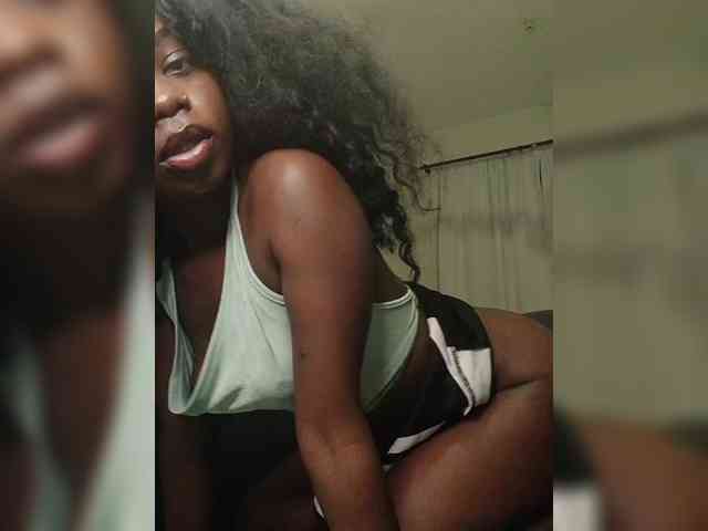 NaughtyCherie webcam