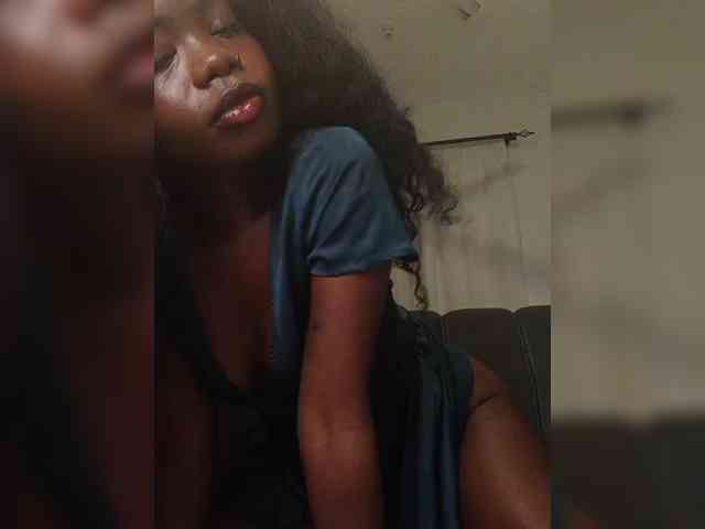 NaughtyCherie webcam