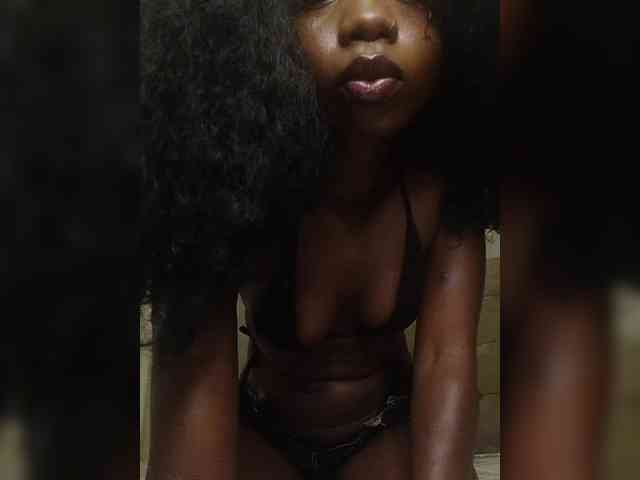 NaughtyCherie webcam