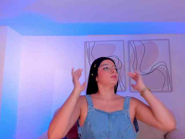 AlanaCardona webcam