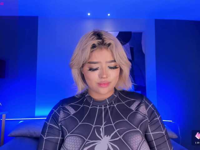 ElizabethBennet's BongaCams show and profile