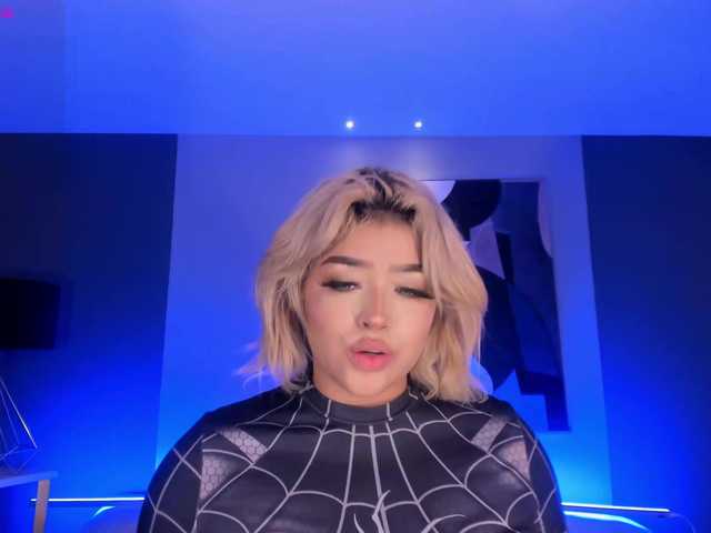 ElizabethBennet's BongaCams show and profile