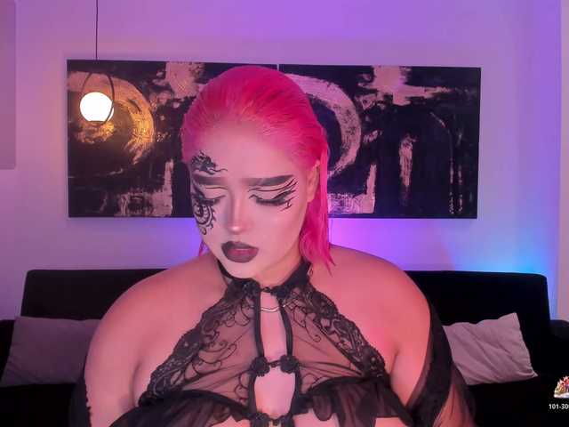 ElizabethBennet's BongaCams show and profile