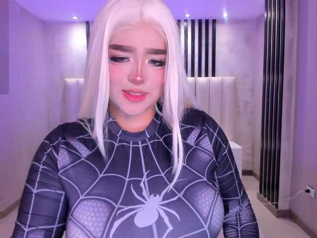 ElizabethBennet's BongaCams show and profile