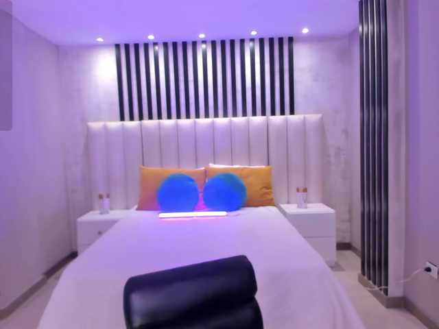 ElizabethBennet's BongaCams show and profile