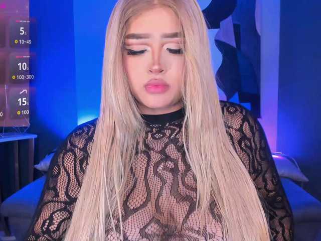 ElizabethBennet's BongaCams show and profile