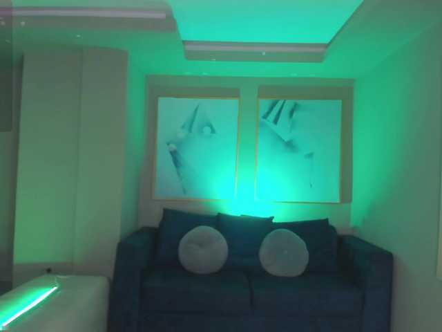 ElizabethBennet's BongaCams show and profile