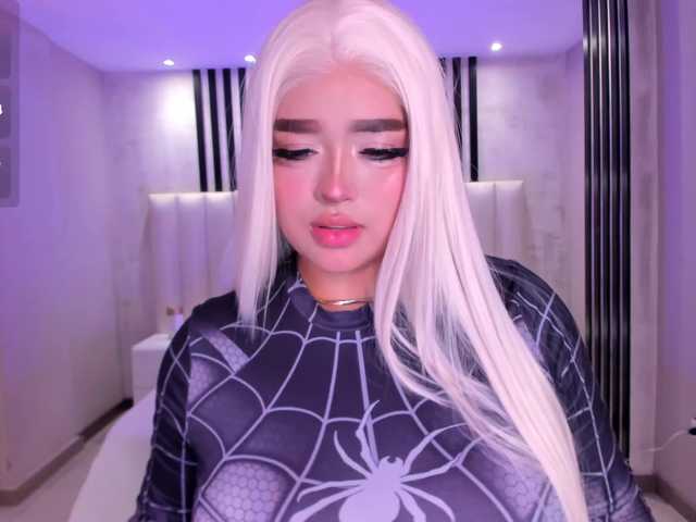 ElizabethBennet's BongaCams show and profile