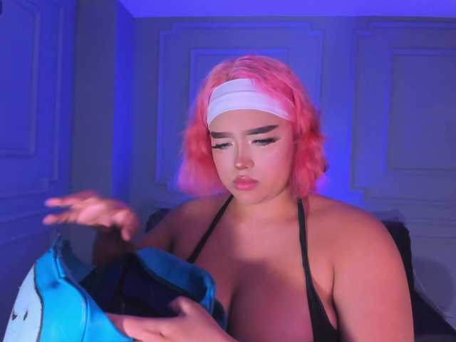 ElizabethBennet's BongaCams show and profile