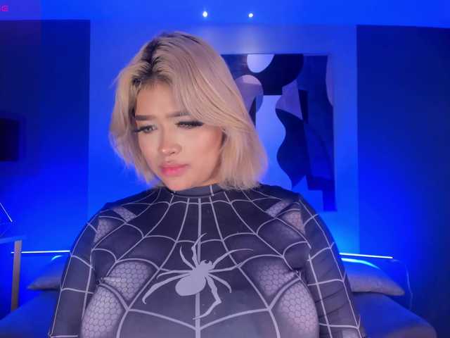 ElizabethBennet's BongaCams show and profile