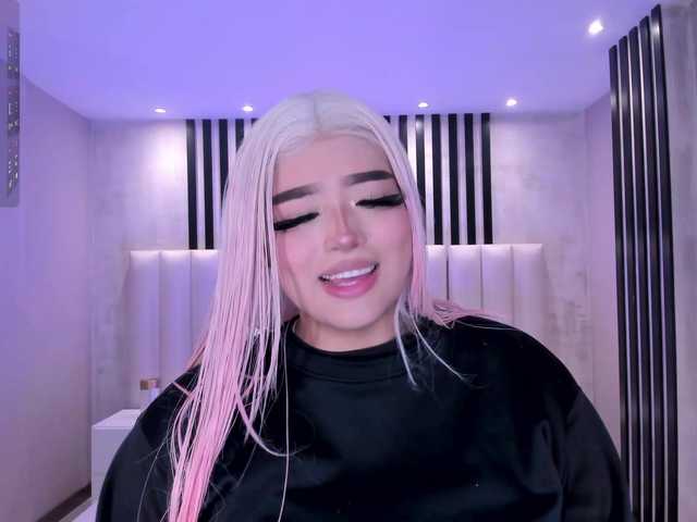 ElizabethBennet's BongaCams show and profile