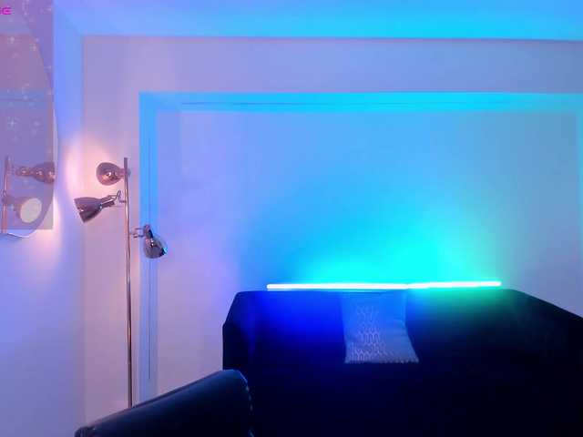 ElizabethBennet's BongaCams show and profile