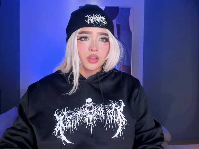 ElizabethBennet's BongaCams show and profile