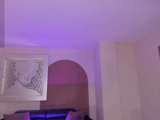 ElizabethBennet's BongaCams show and profile