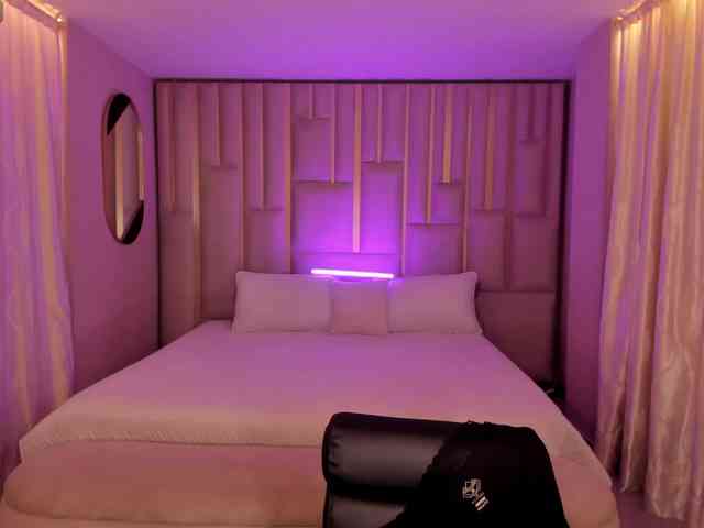 ElizabethBennet webcam