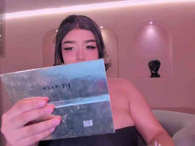 ElizabethBennet webcam