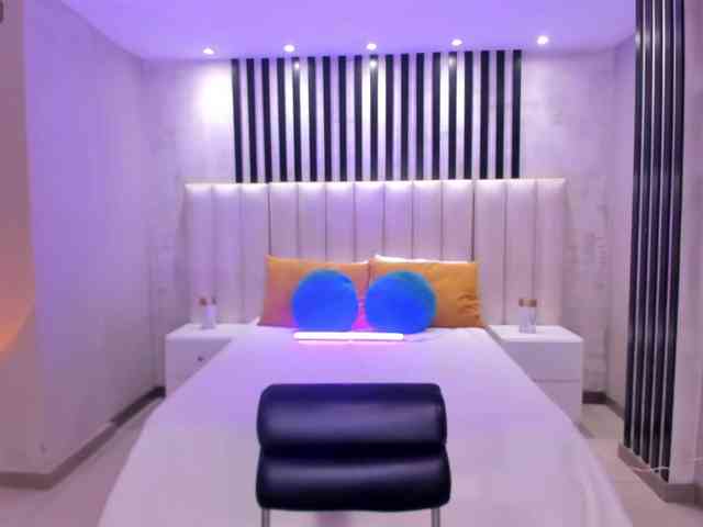 ElizabethBennet Live Webcam on BongaCams