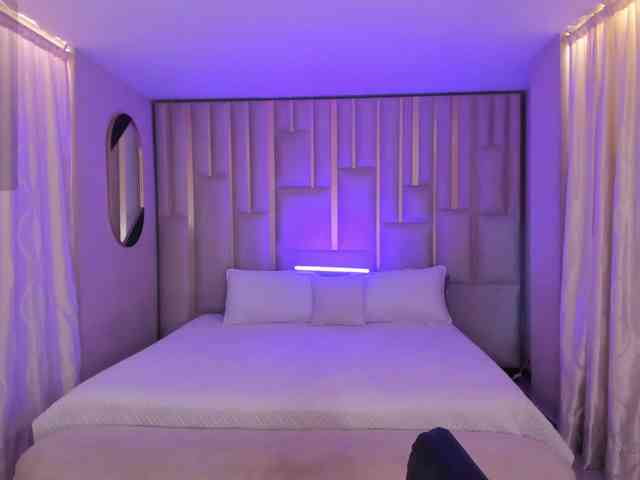 ElizabethBennet webcam