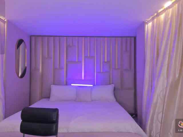 ElizabethBennet webcam