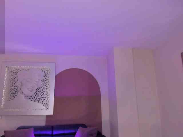 ElizabethBennet webcam