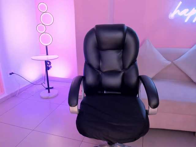 SarahRhodes's BongaCams show and profile