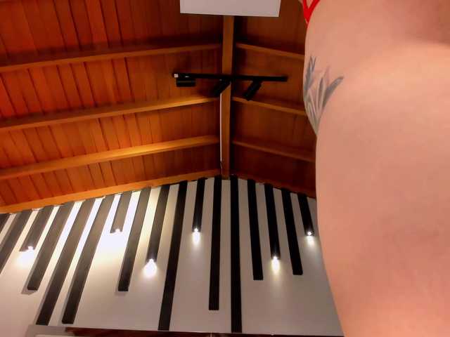 SarahRhodes's BongaCams show and profile