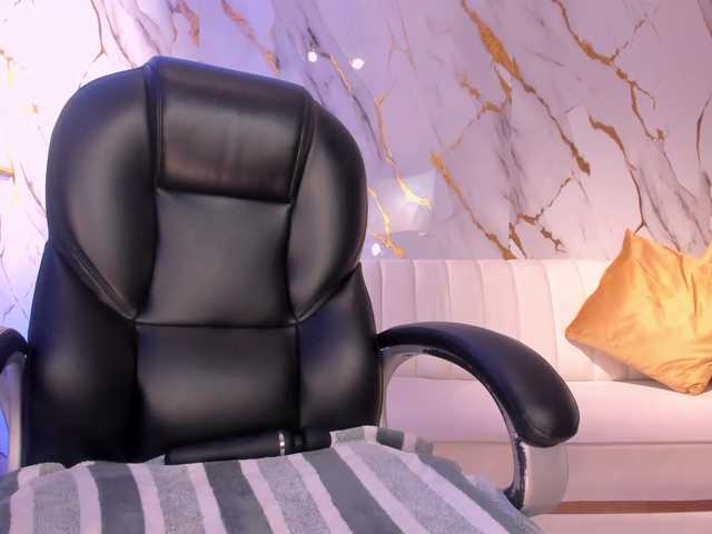 SarahRhodes's BongaCams show and profile