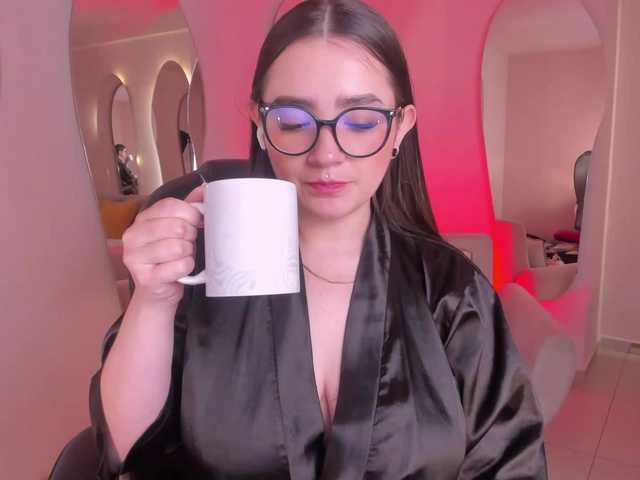 SarahRhodes's BongaCams show and profile