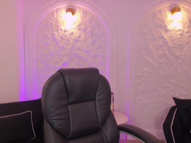 SarahRhodes's BongaCams show and profile