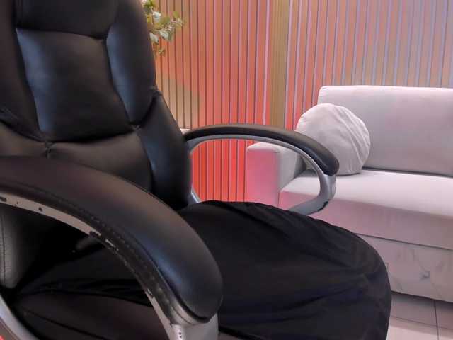 SarahRhodes's BongaCams show and profile