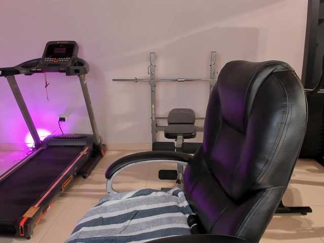 SarahRhodes's BongaCams show and profile