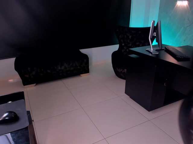 SarahRhodes's BongaCams show and profile