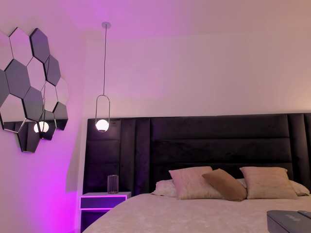 SarahRhodes's BongaCams show and profile