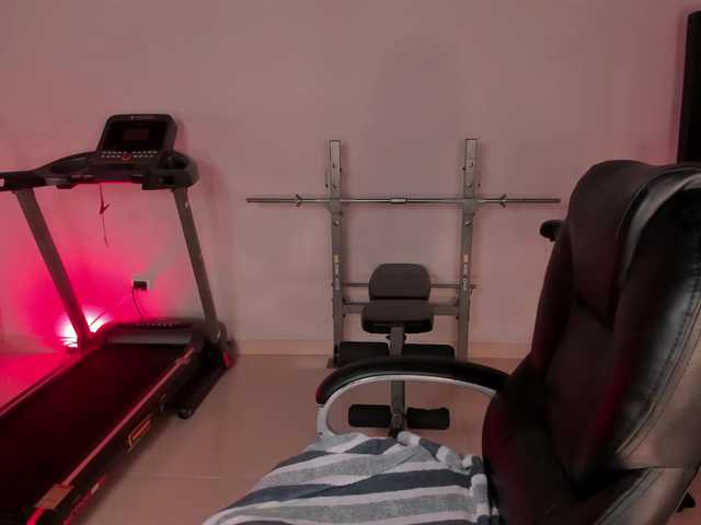 SarahRhodes's BongaCams show and profile