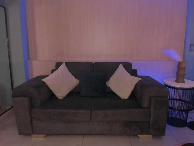 SarahRhodes's BongaCams show and profile