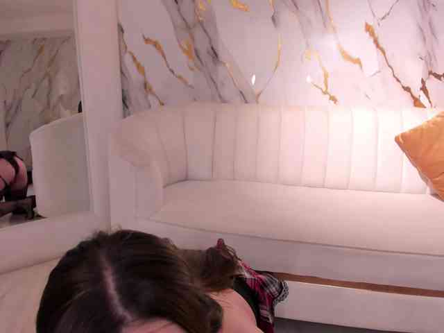 SarahRhodes webcam
