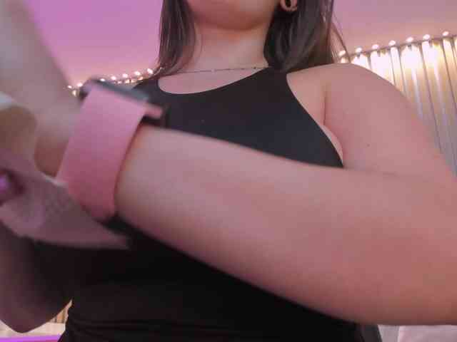 SarahRhodes Live Webcam on BongaCams