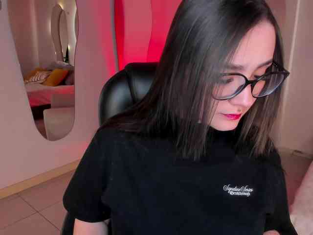 SarahRhodes webcam