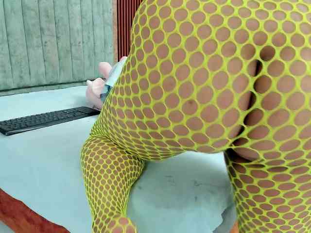 Isabelle-Riddle webcam