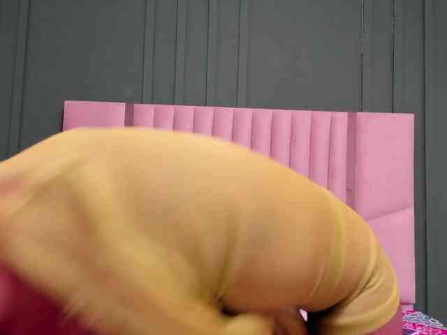 Isabelle-Riddle webcam