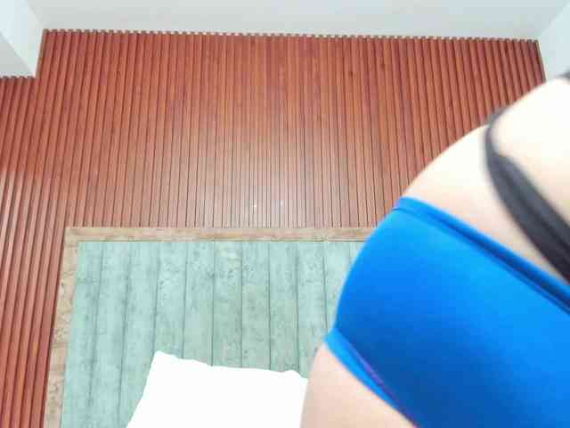 Isabelle-Riddle webcam