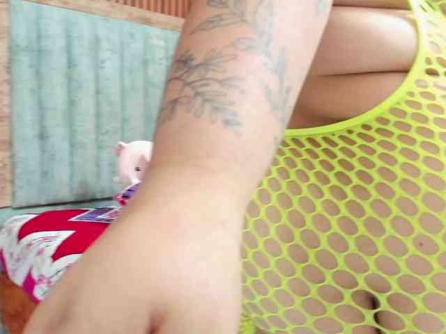 Isabelle-Riddle webcam