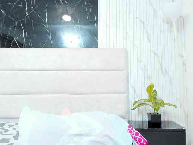 Isabelle-Riddle webcam