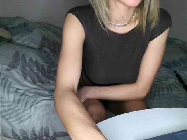 Bella521 webcam
