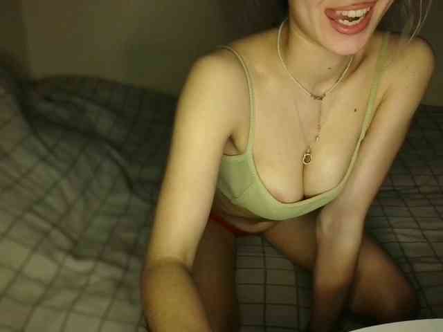 Bella521 webcam
