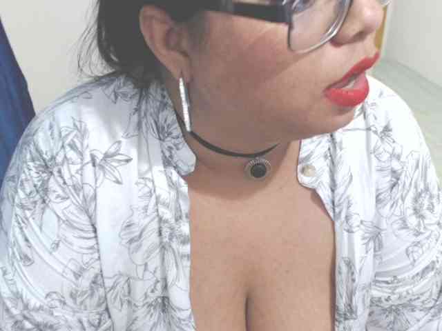 Alicebigboobs webcam