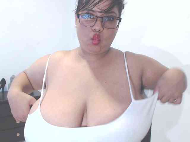 Alicebigboobs webcam