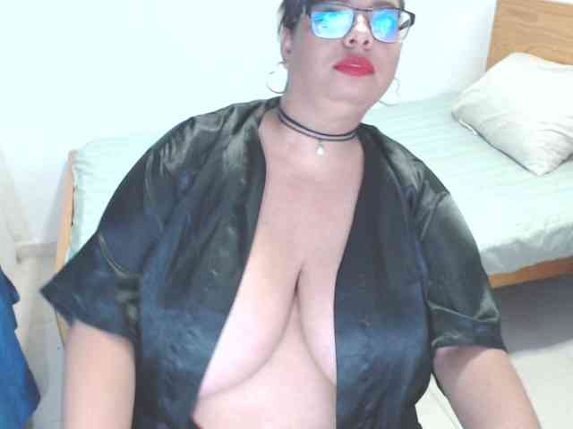 Alicebigboobs webcam