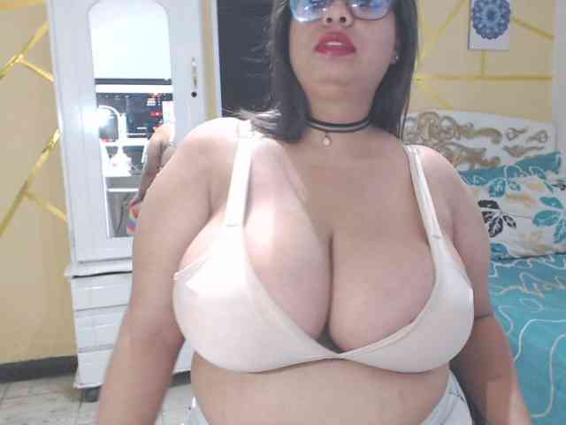 Alicebigboobs webcam