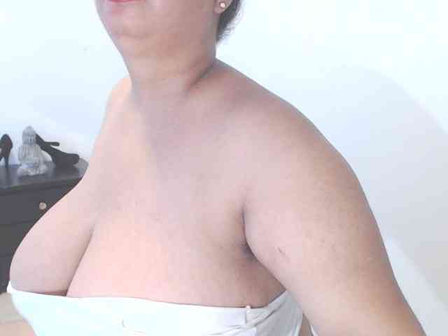 Alicebigboobs webcam